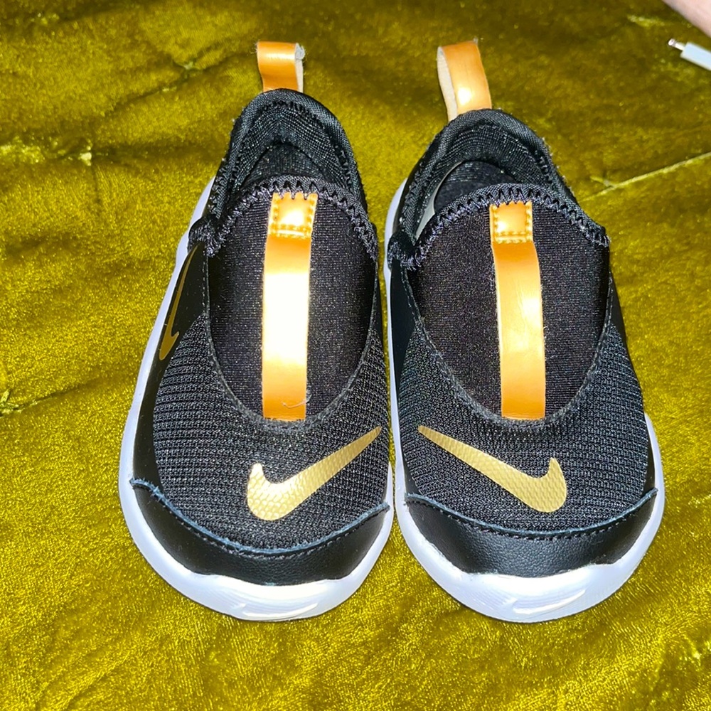 Iike new Nike sneakers